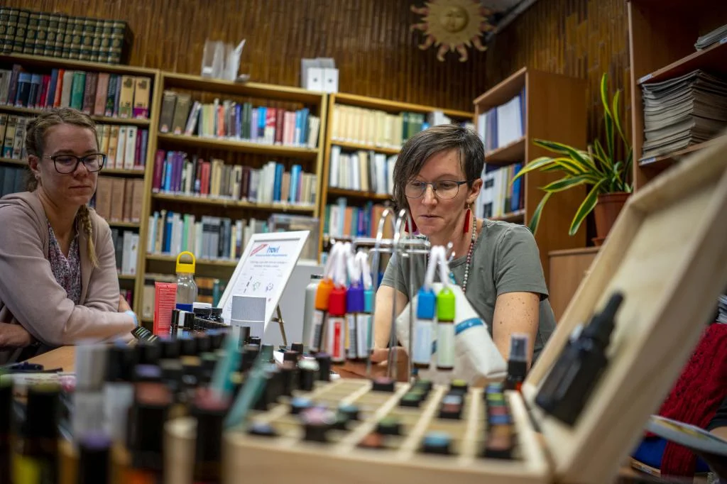 ÉRTSD MEG! Ők tanácskoznak, mi megörökítjük…