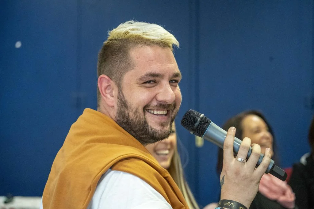 ÉRTSD MEG! Ők tanácskoznak, mi megörökítjük…