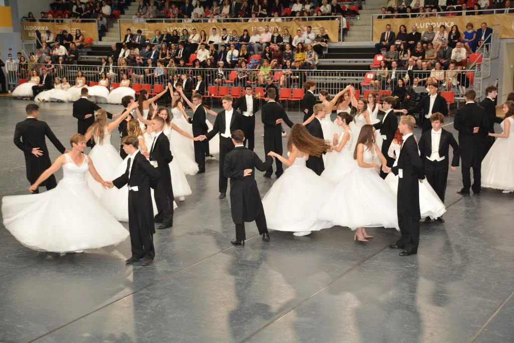 Szalagavatón túl