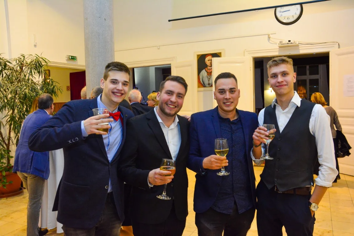 Hatalmas sikert hozott a jubileumi, 10. Hadik Bál