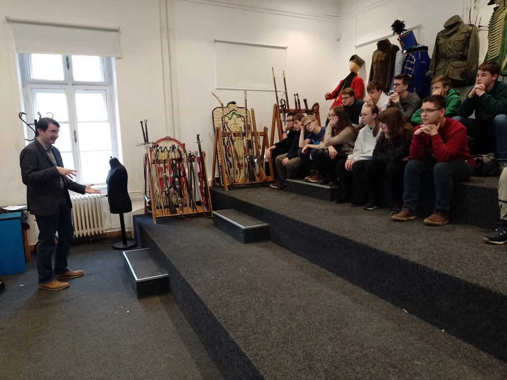 Honvédelmi alapismeretek kicsit másként