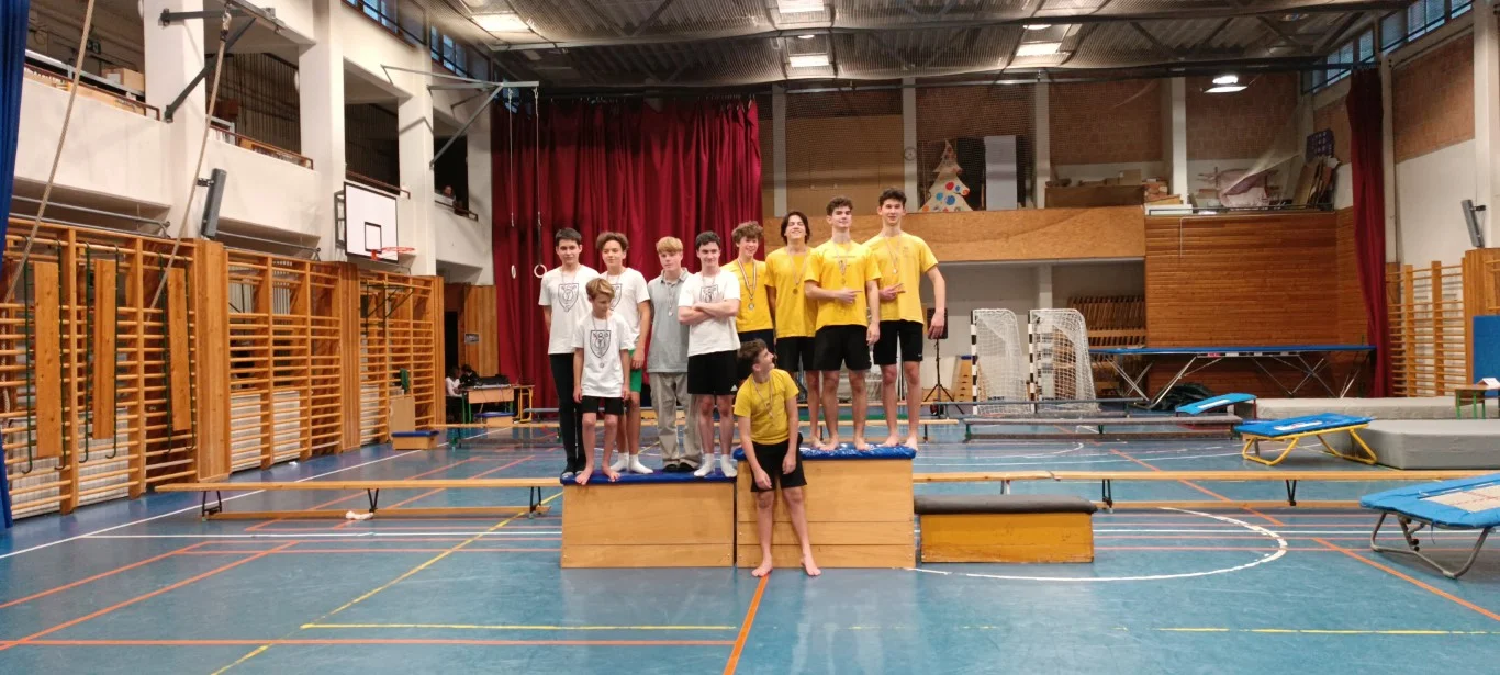 Minitrampolin verseny a Szent Angéla Gimnáziumban