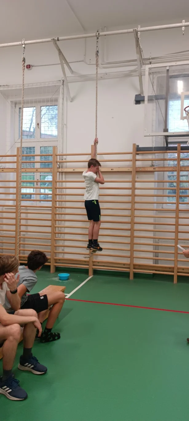 Függeszkedő és Kötélmászó verseny az EKG-ban