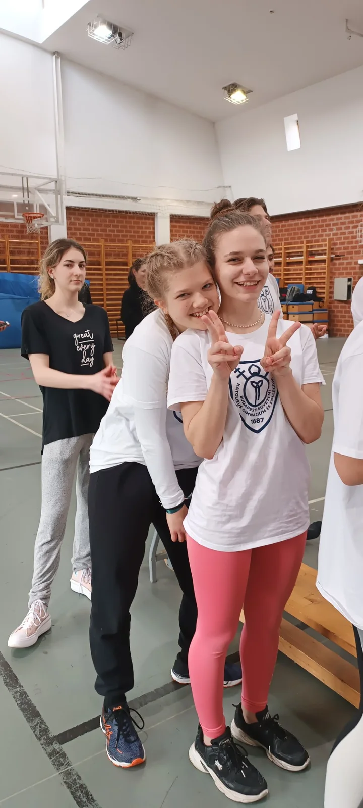 Kötélmászó és függeszkedő verseny a Schulekben