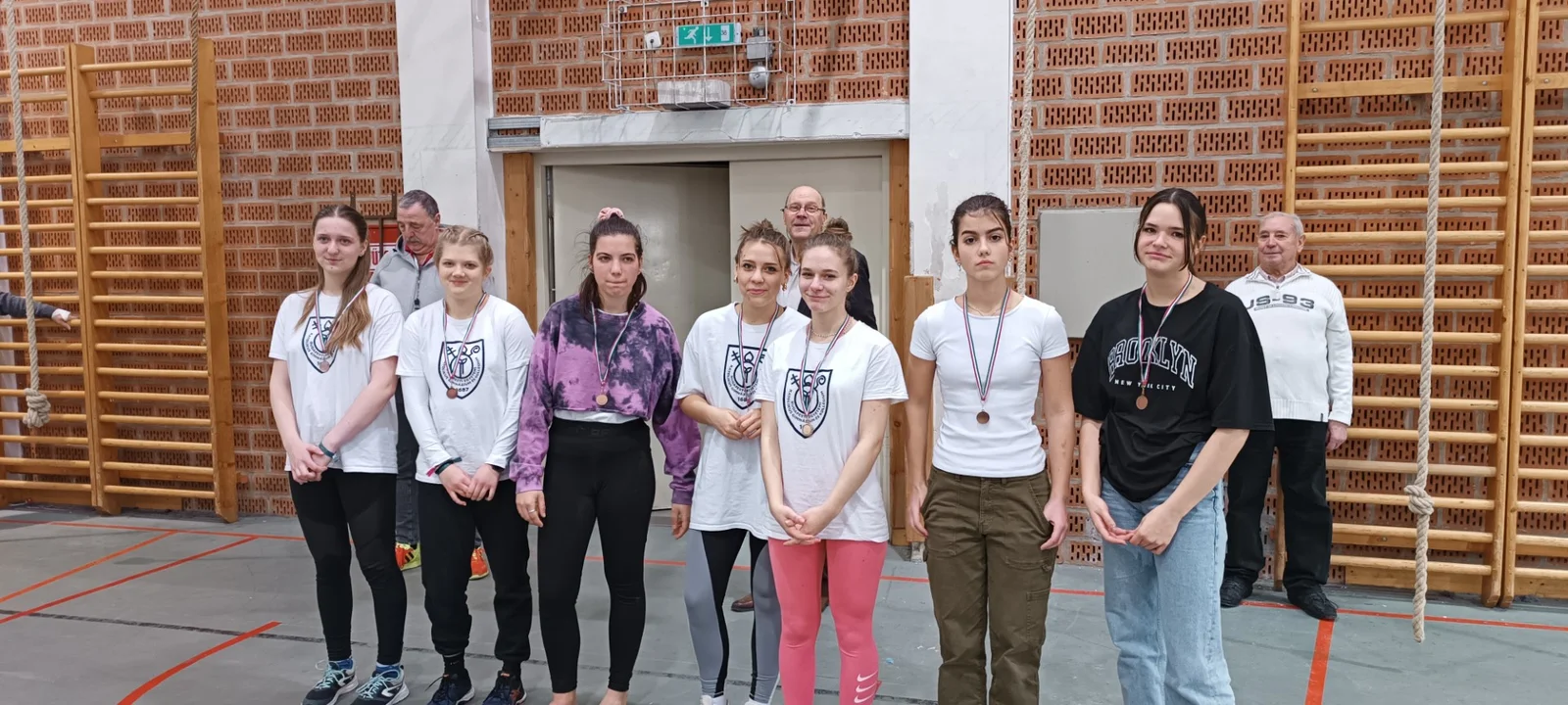 Kötélmászó és függeszkedő verseny a Schulekben