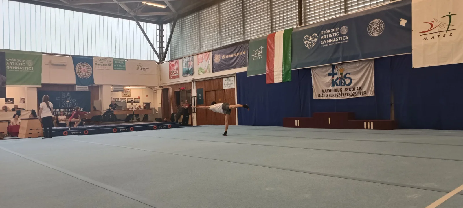 KIDS országos szertorna versenye fiúk 3-4. korcsoport