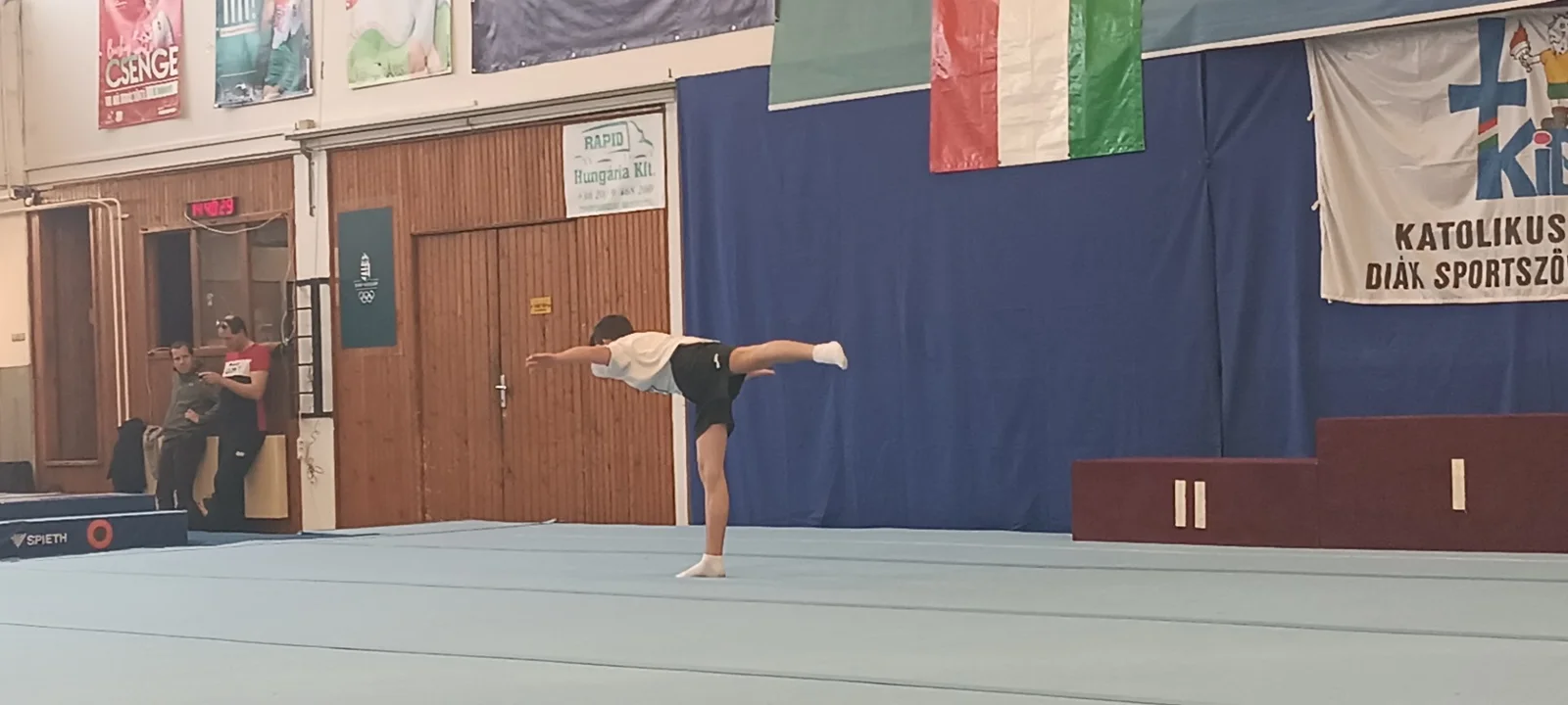 KIDS országos szertorna versenye fiúk 3-4. korcsoport