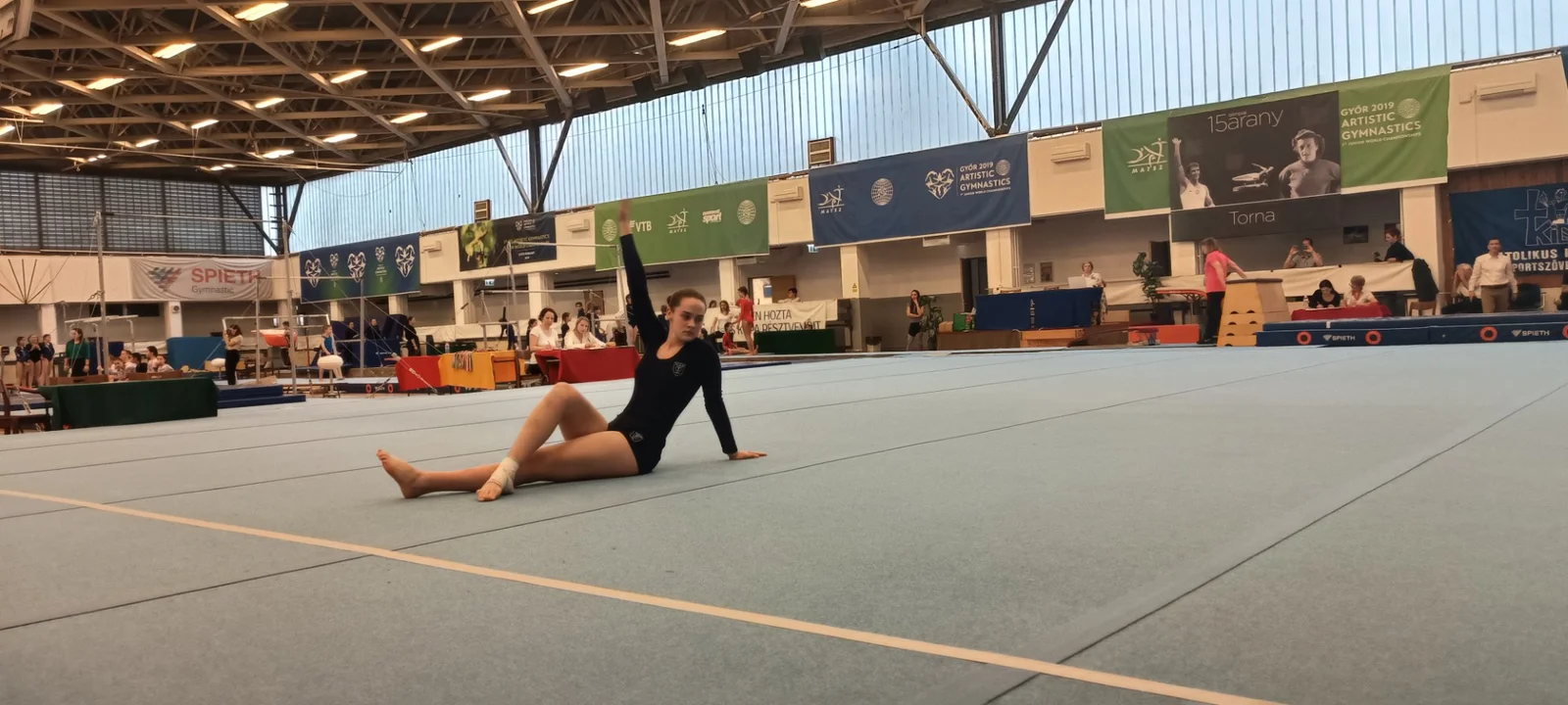 KIDS országos szertorna versenye lányok 3-4.korcsoport
