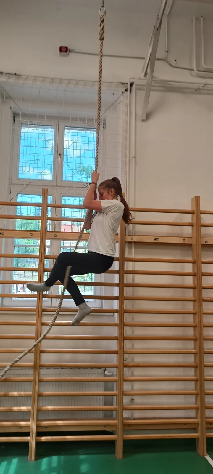 Kötélmászó verseny itthon, az EKG-ban