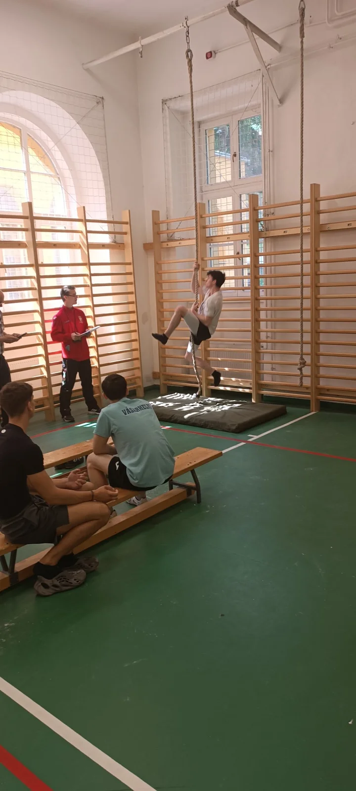 Kötélmászó verseny itthon, az EKG-ban
