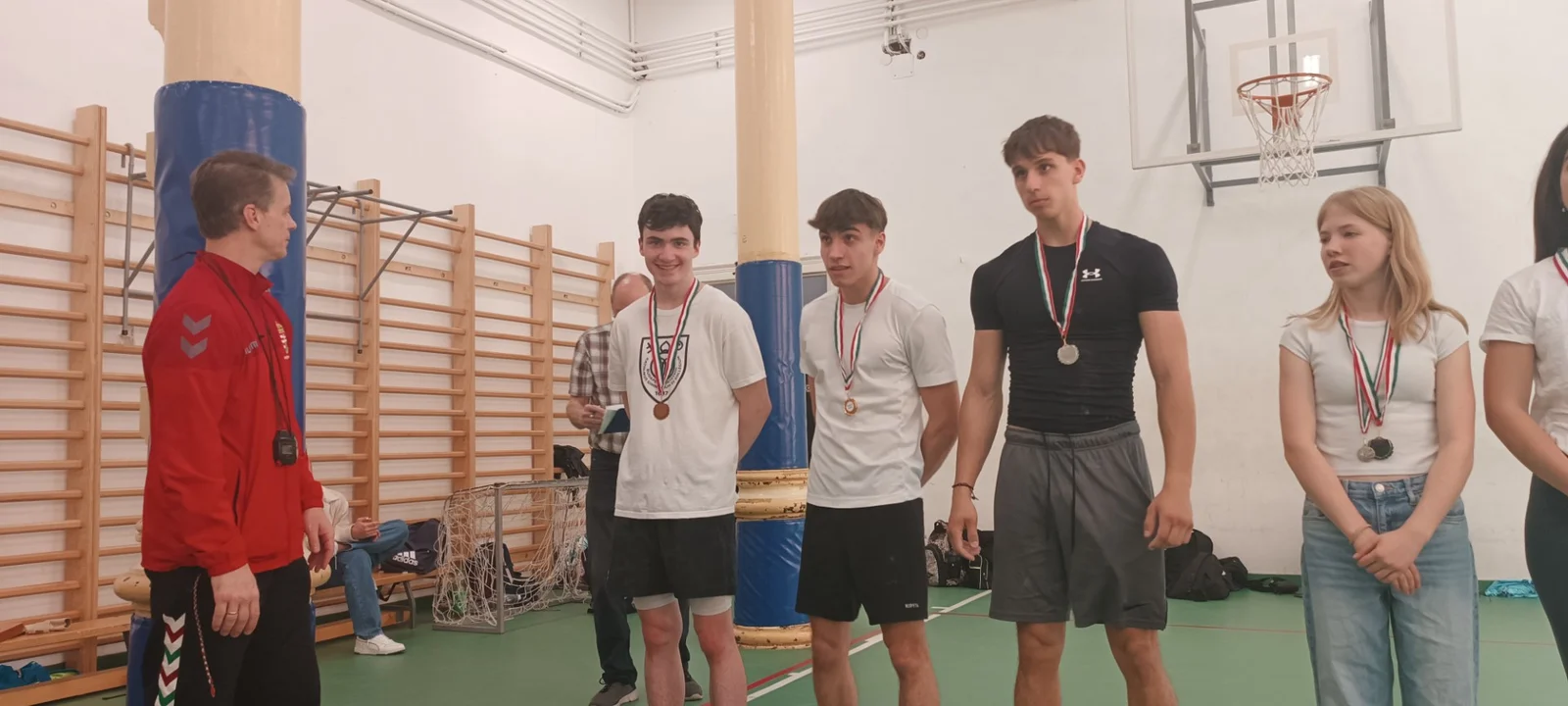 Kötélmászó verseny itthon, az EKG-ban