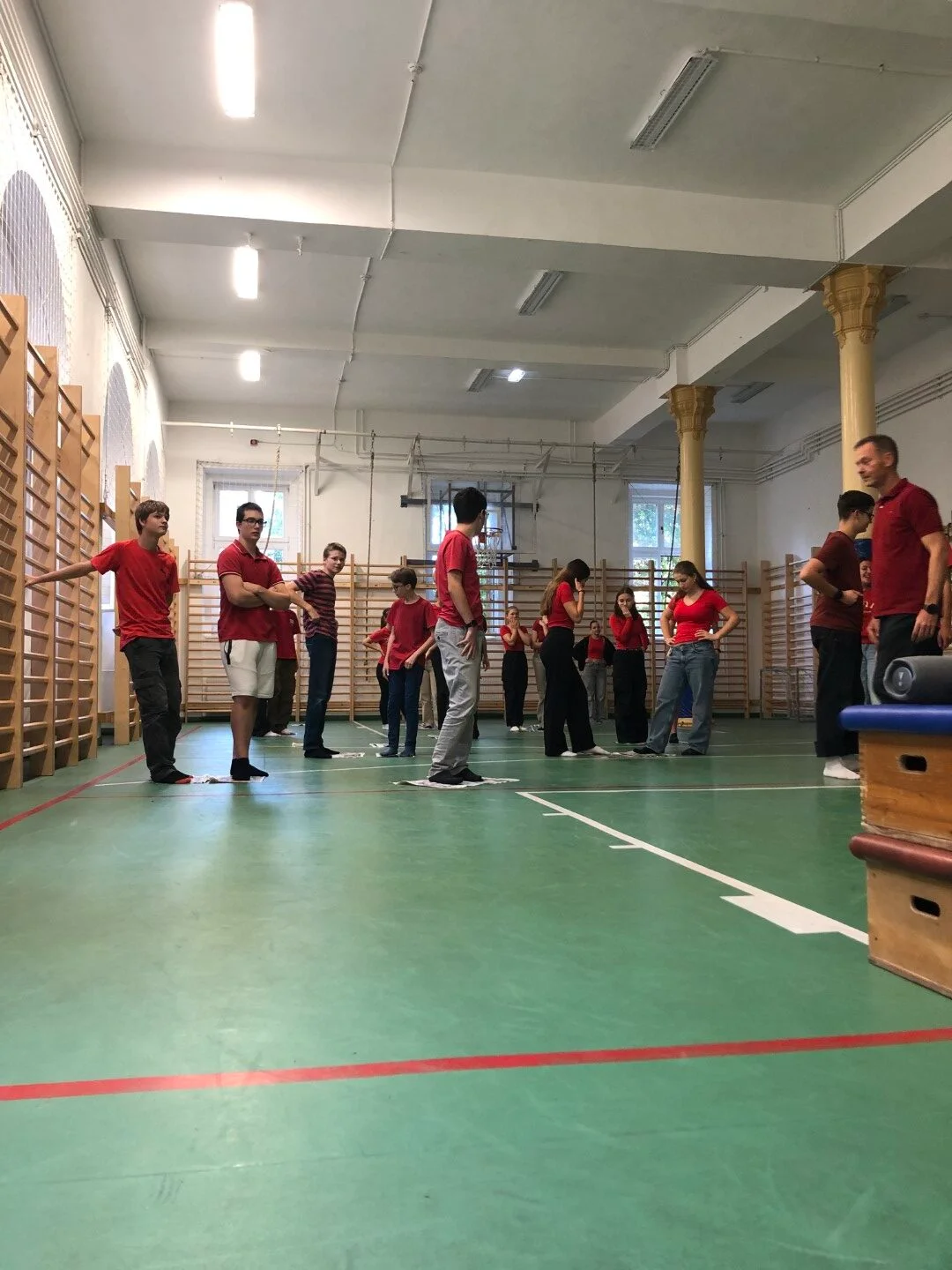 Játékos délután köszöntöttük a gólya osztályokat!