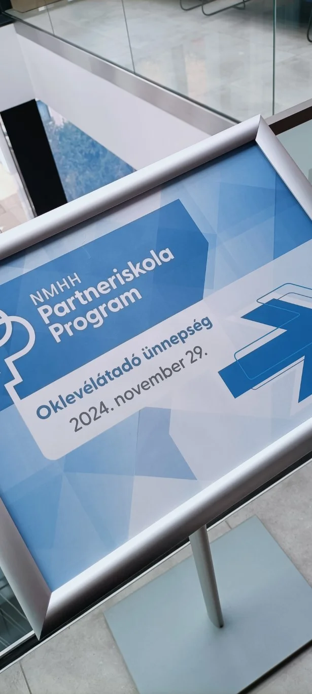 NMHH-s elismerés Lőkös-Birdal tanárnőnek és Király tanár úrnak