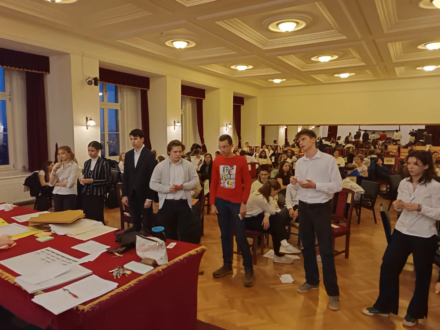 „Adjatok egy fix pontot, és én kifordítom sarkaiból a világot.”
