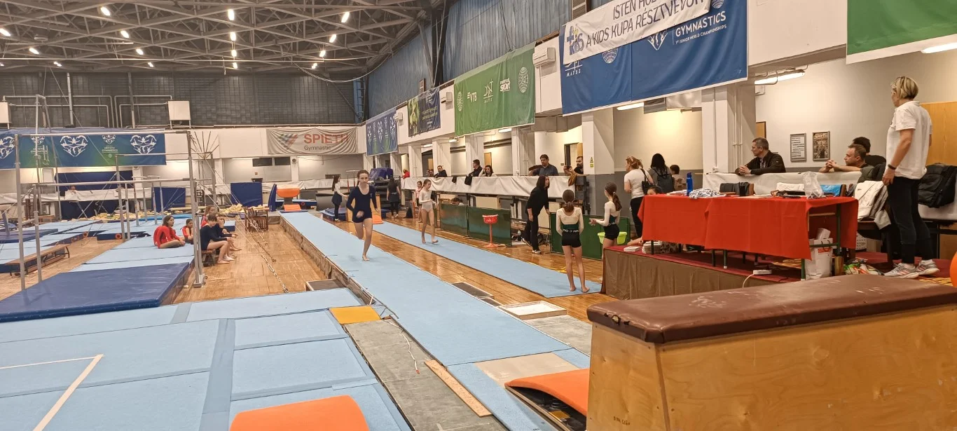 3-4. korcsoport lányok KIDS szertorna verseny
