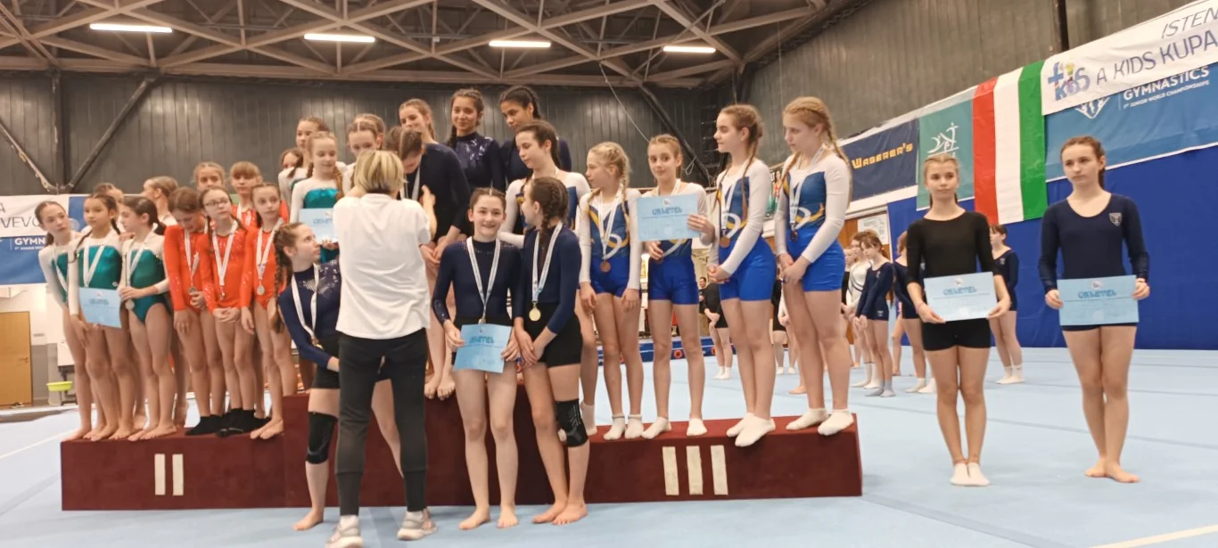 3-4. korcsoport lányok KIDS szertorna verseny