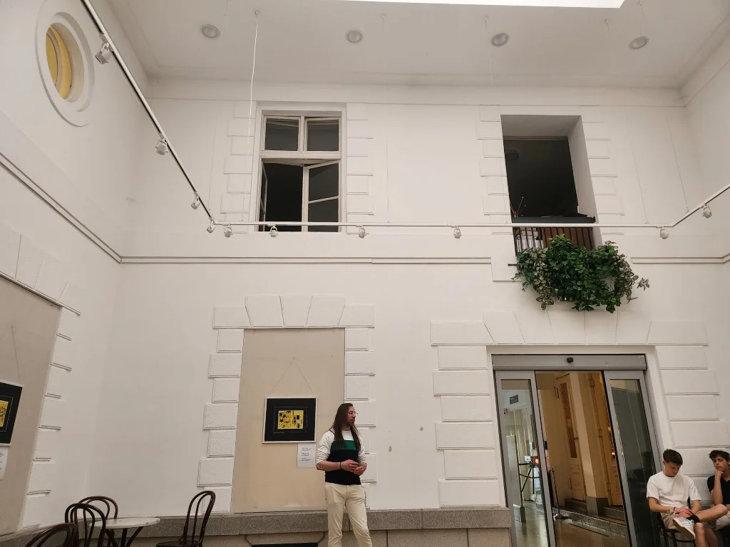 Idegen nyelvi könyvtár látogatása