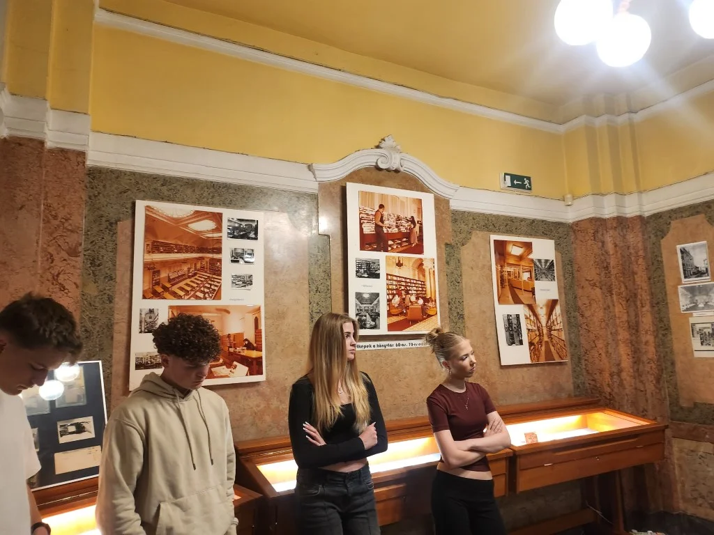 Idegen nyelvi könyvtár látogatása