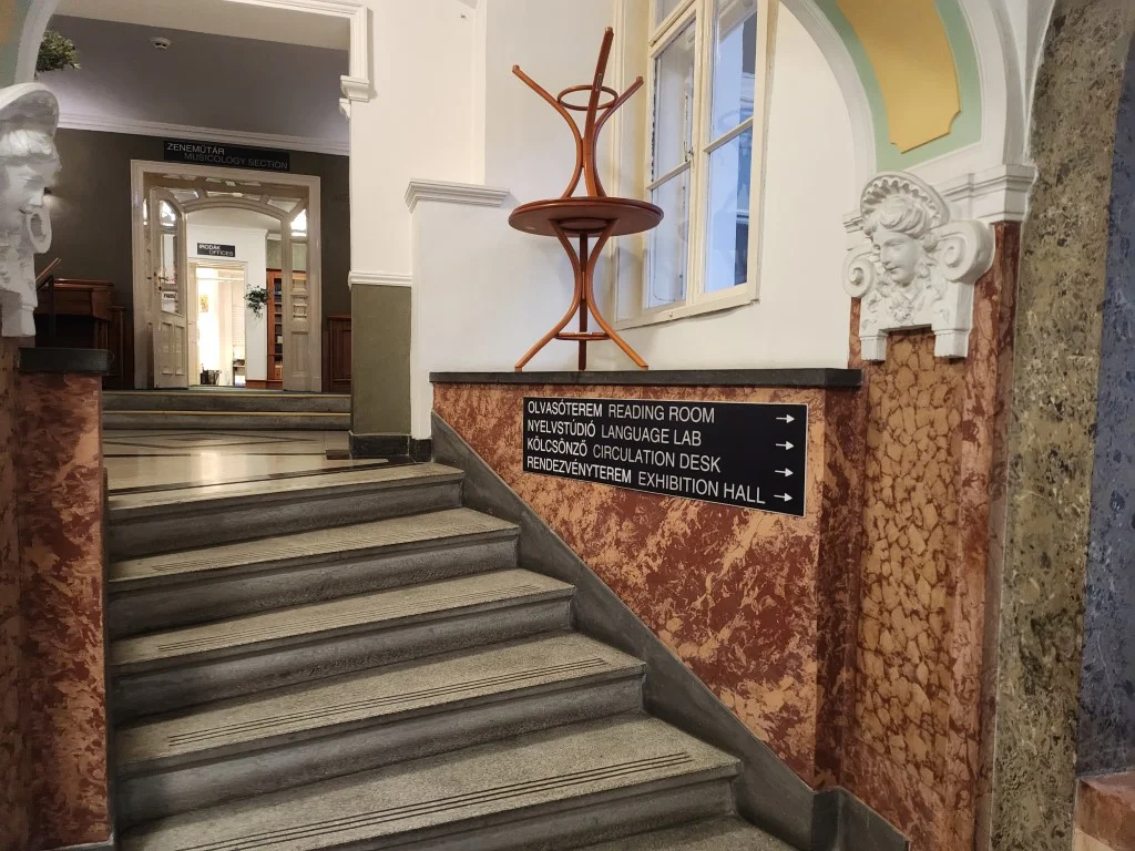 Idegen nyelvi könyvtár látogatása