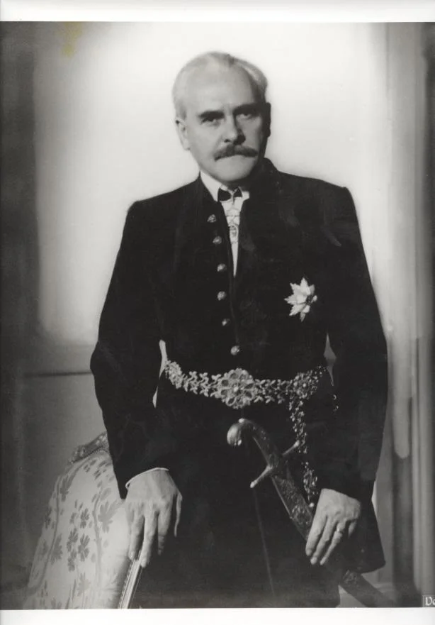 Kállay Miklós portréja.